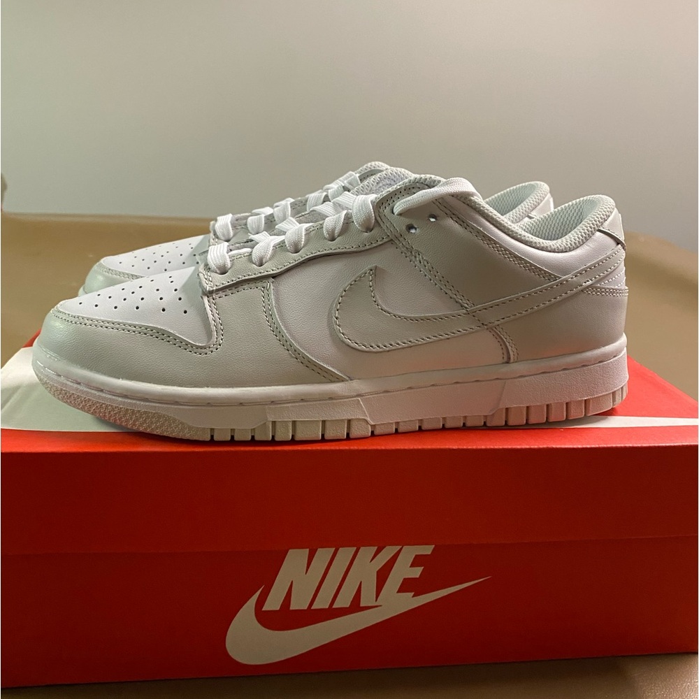 Womans Nike dunk low Photon dust